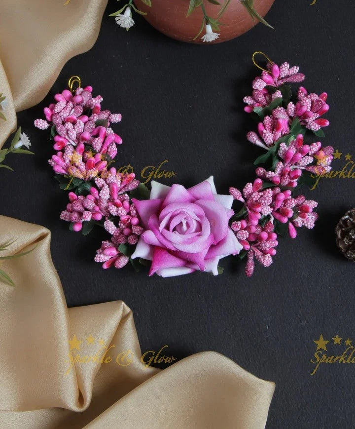 Rose Hair Veena Gajra with Leaf Branch Design