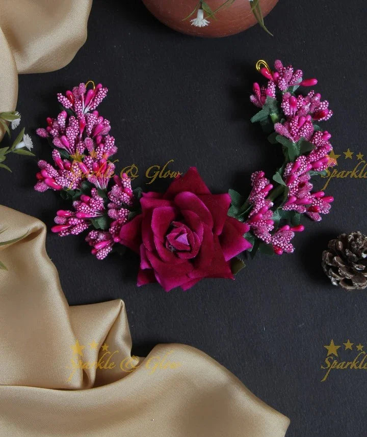 Rose Hair Veena Gajra with Leaf Branch Design
