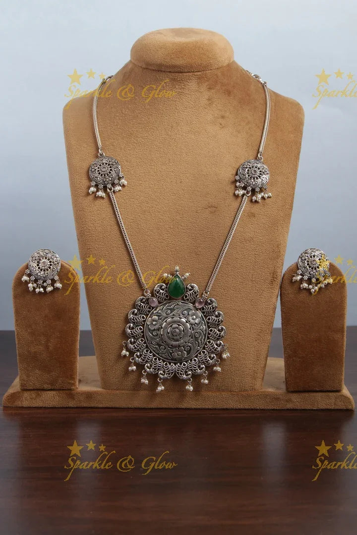 Grand Floral Pendant Necklace With Floral Studded Earrings - Sparkle and Glow