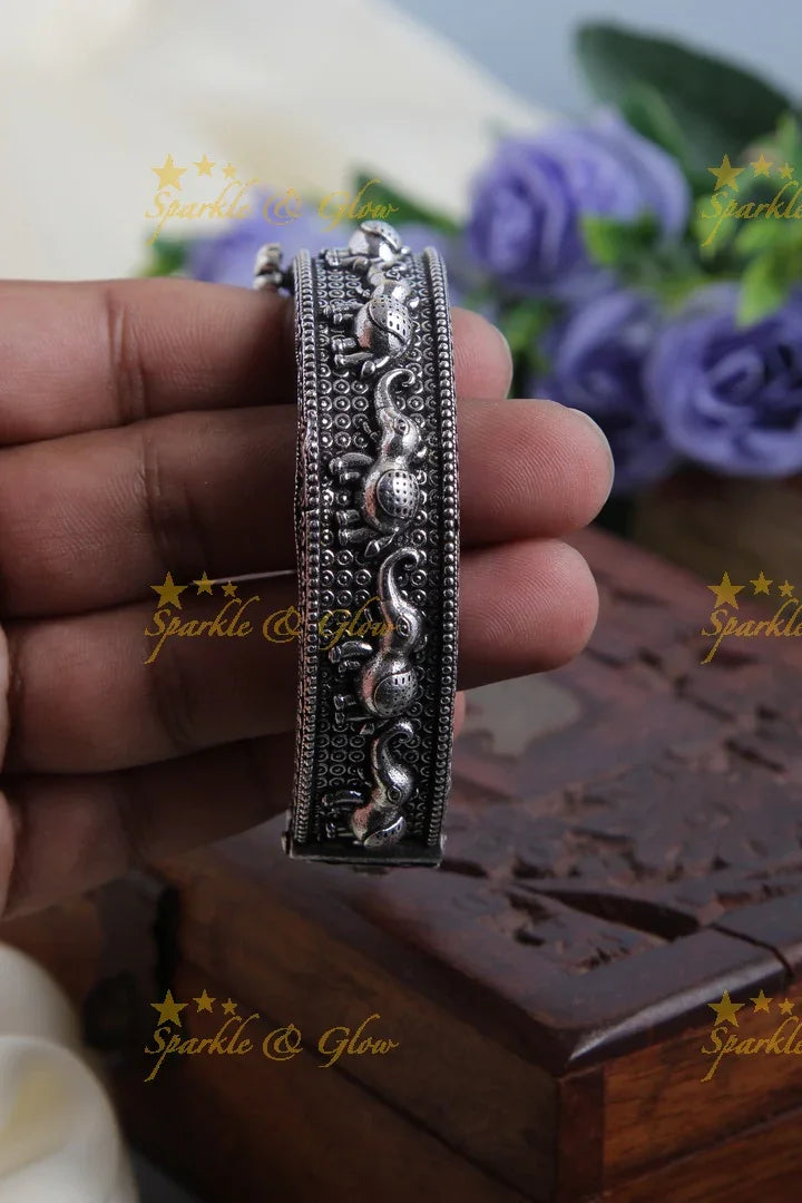 Exclusive Silver Tone Tribal Hinged Screw Kadas - Sparkle and Glow