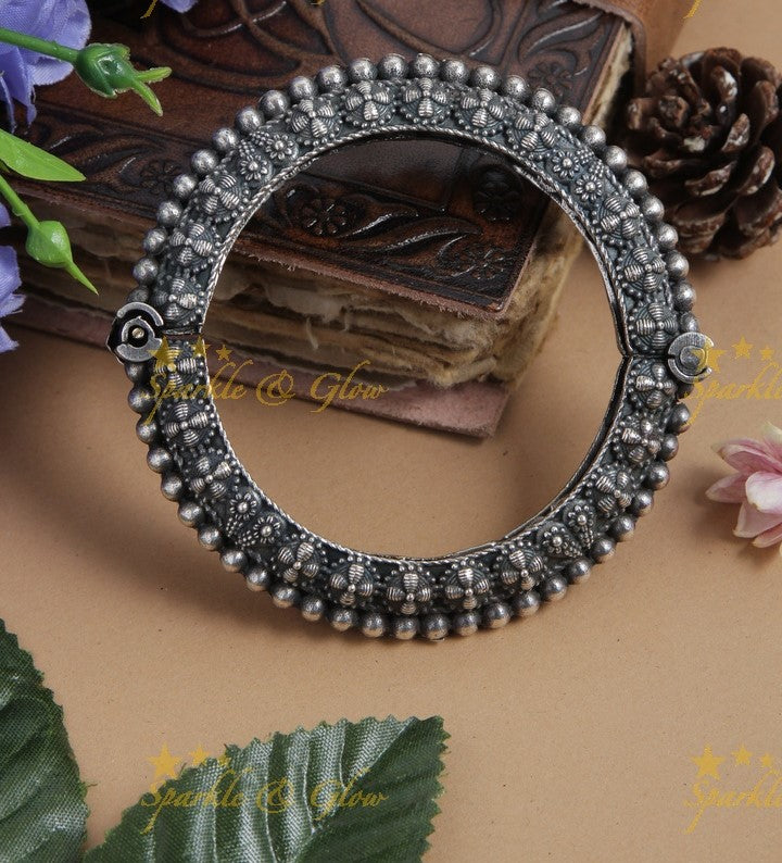 Divine Silver look alike floral round design openable bangle