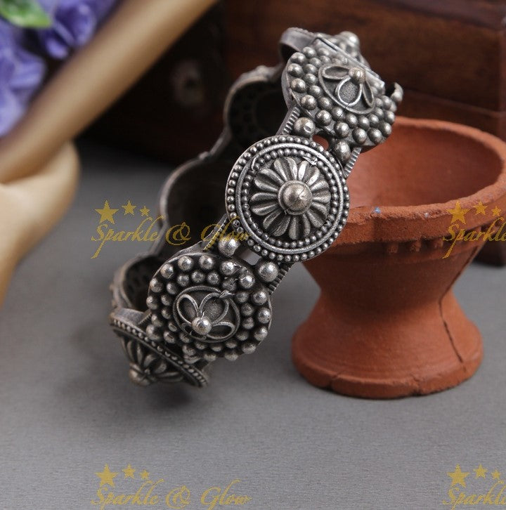 Silver Floral Design Openable Bangle