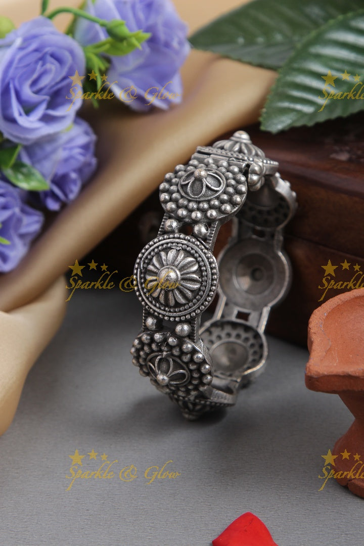 Silver Floral Design Openable Bangle