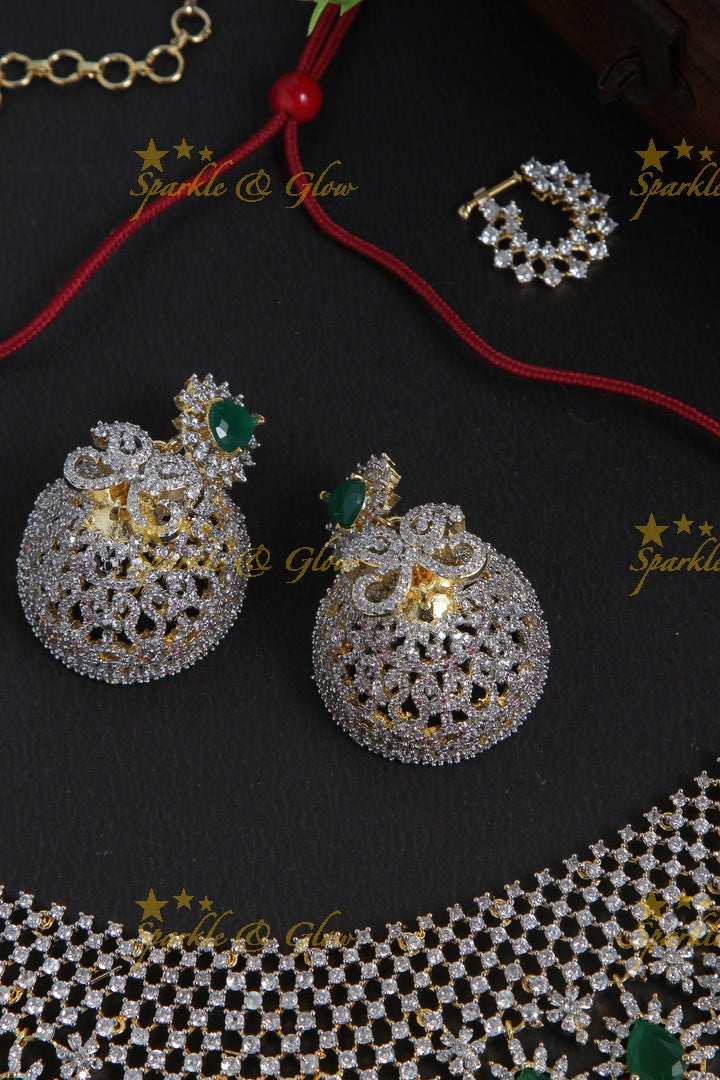 Beautiful gj polish necklace  with maang tikka and earrings,nosepin
