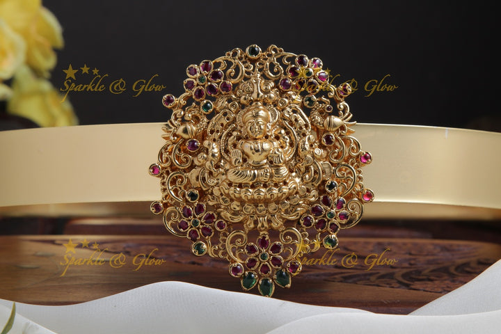 Gold alike polished Lakshmi pendent plain hipbelt