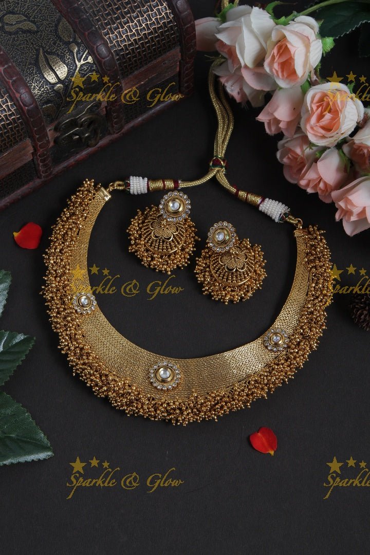 Gold beads cluster statement antique necklace - Sparkle and Glow - Back Thread - 