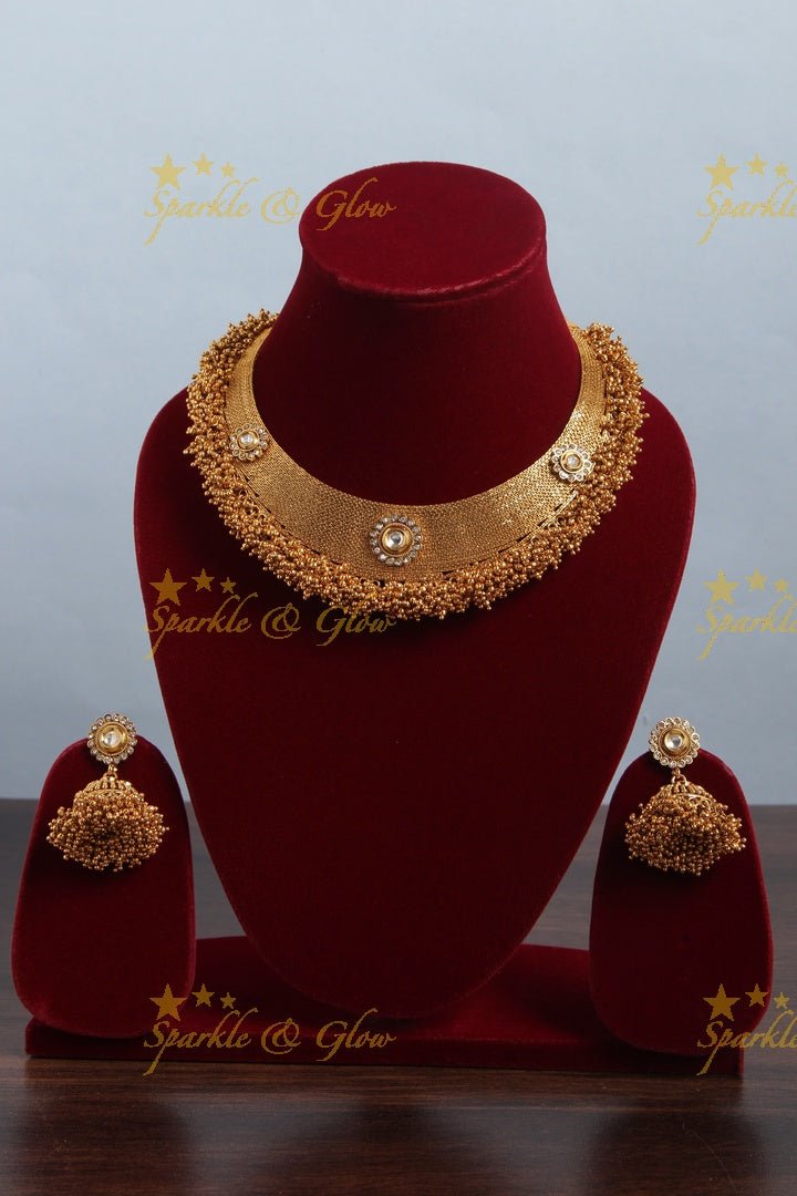 Gold beads cluster statement antique necklace - Sparkle and Glow - Back Thread - 