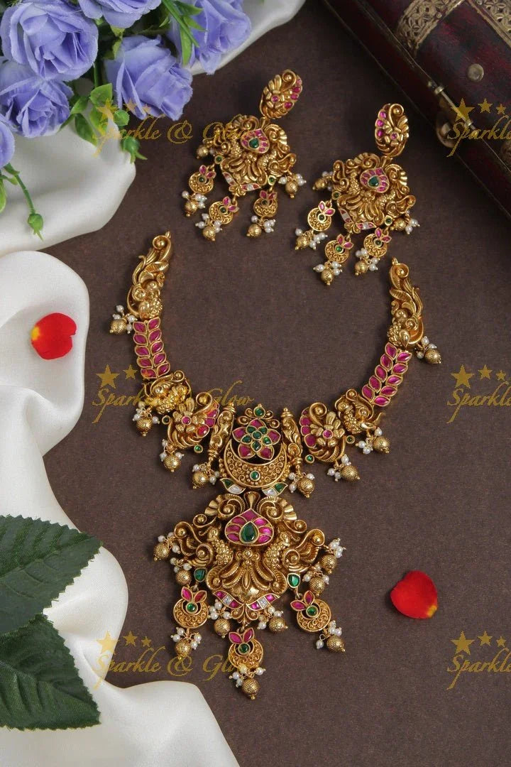 Beautiful jadau kudnan intricate design short necklace - Sparkle and Glow