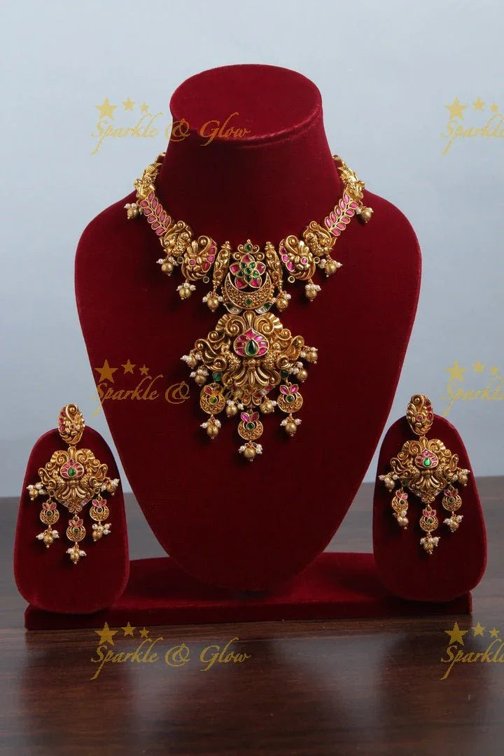 Beautiful jadau kudnan intricate design short necklace - Sparkle and Glow