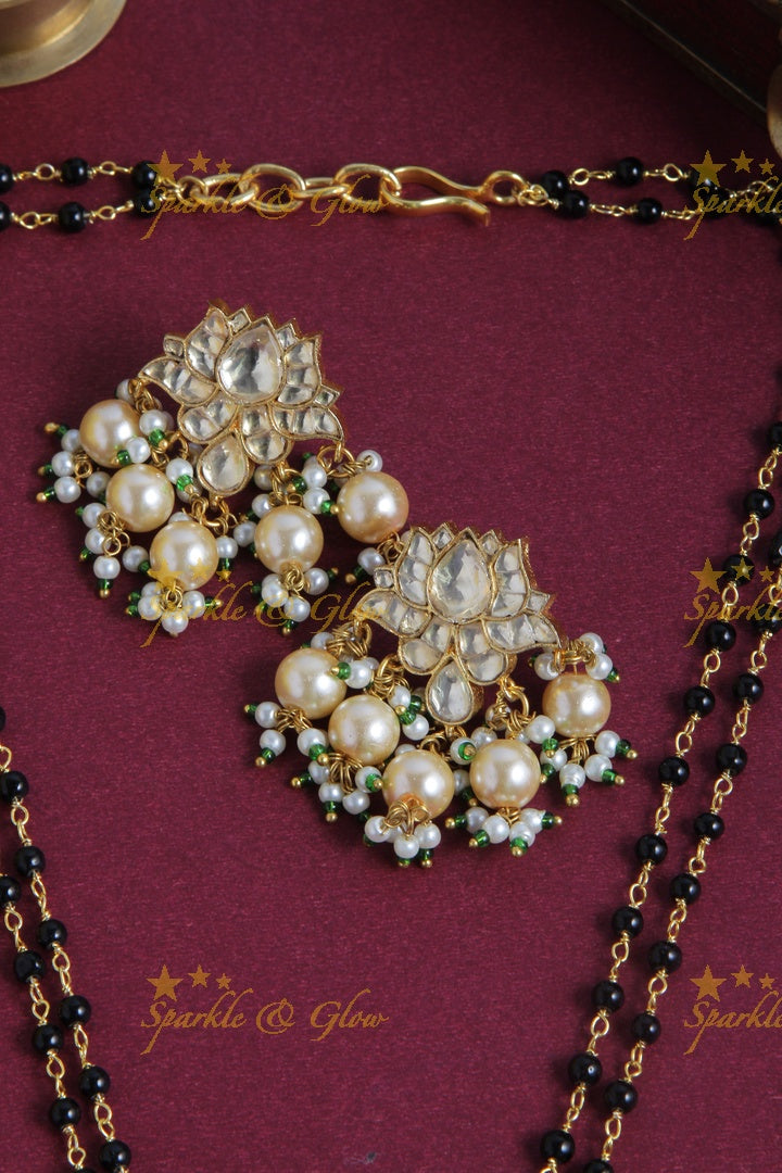 Black beads necklace with lotus jadau pendent and pearls - White