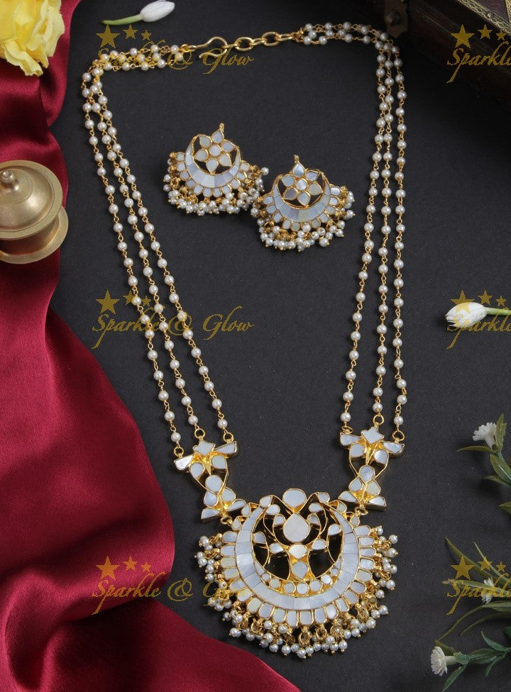 Glorious Half moon shaped gray jadau pendent long pearl necklace