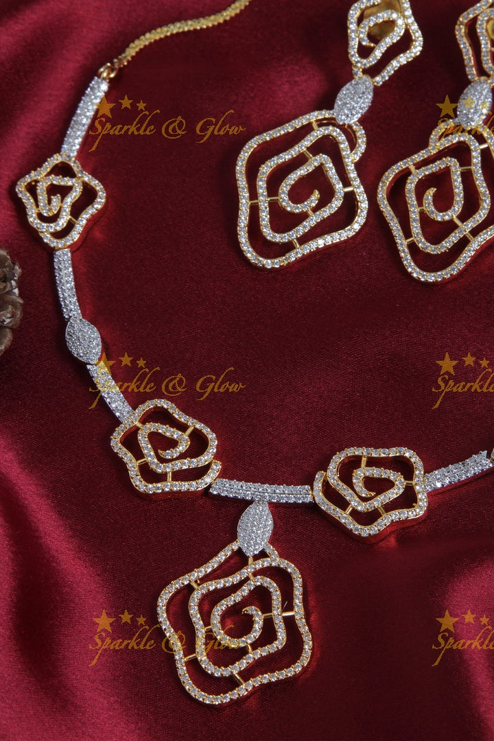 Rose shaped design AD necklace