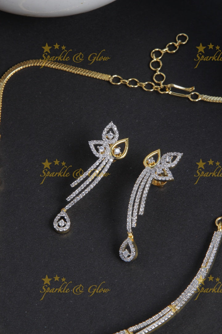 Glorious leaf deisgn AD stone necklace
