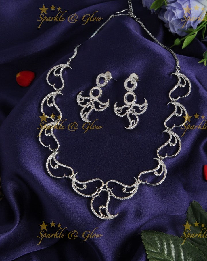 Beautiful heart shaped silver AD stone necklace
