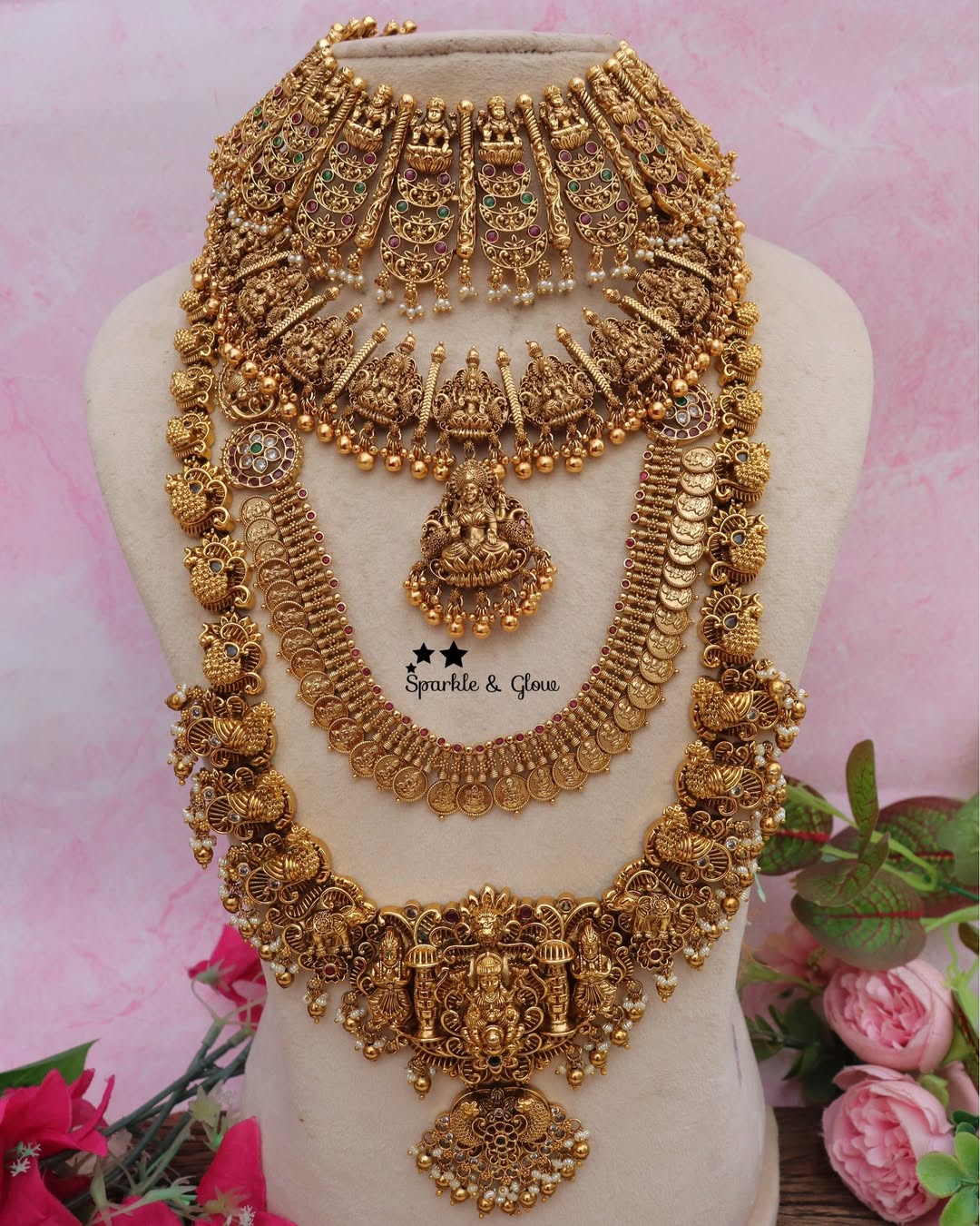 Exquisite Temple Design Bridal Jewellery Set Online