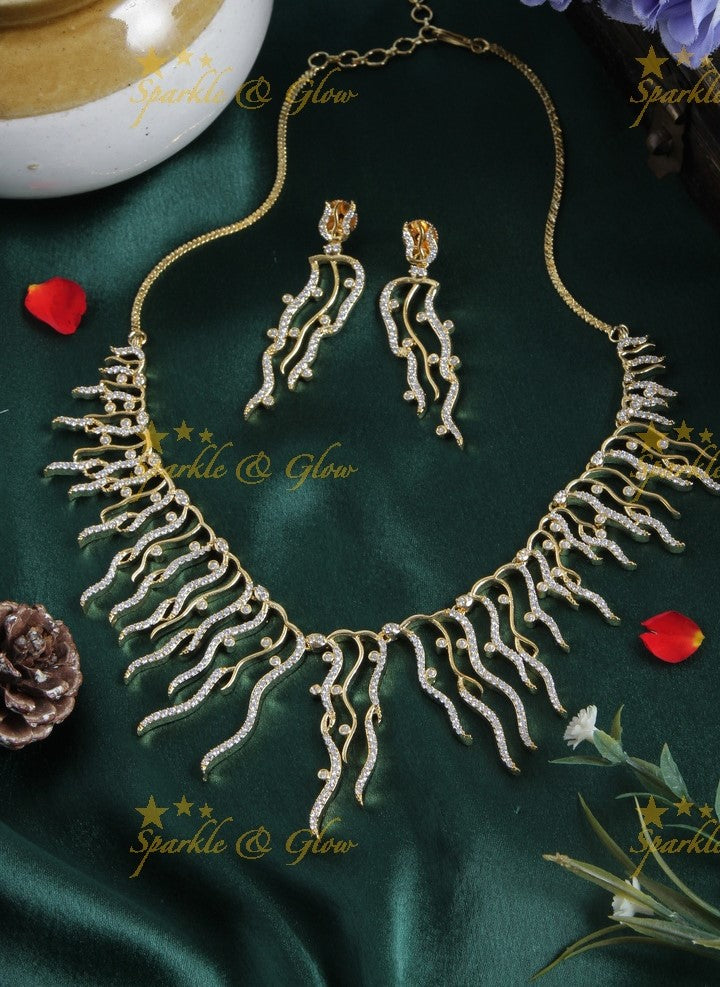 Beautiful gold pulse design AD necklace