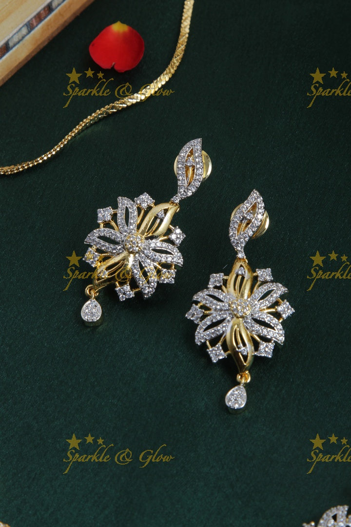 Intricate leaf design AD stone gold necklace