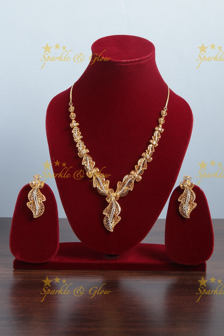 Glorious unique design AD stone short necklace