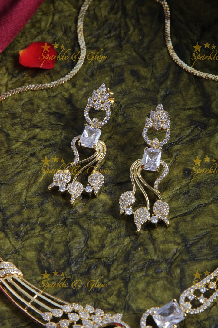Beautiful dual design AD short necklace