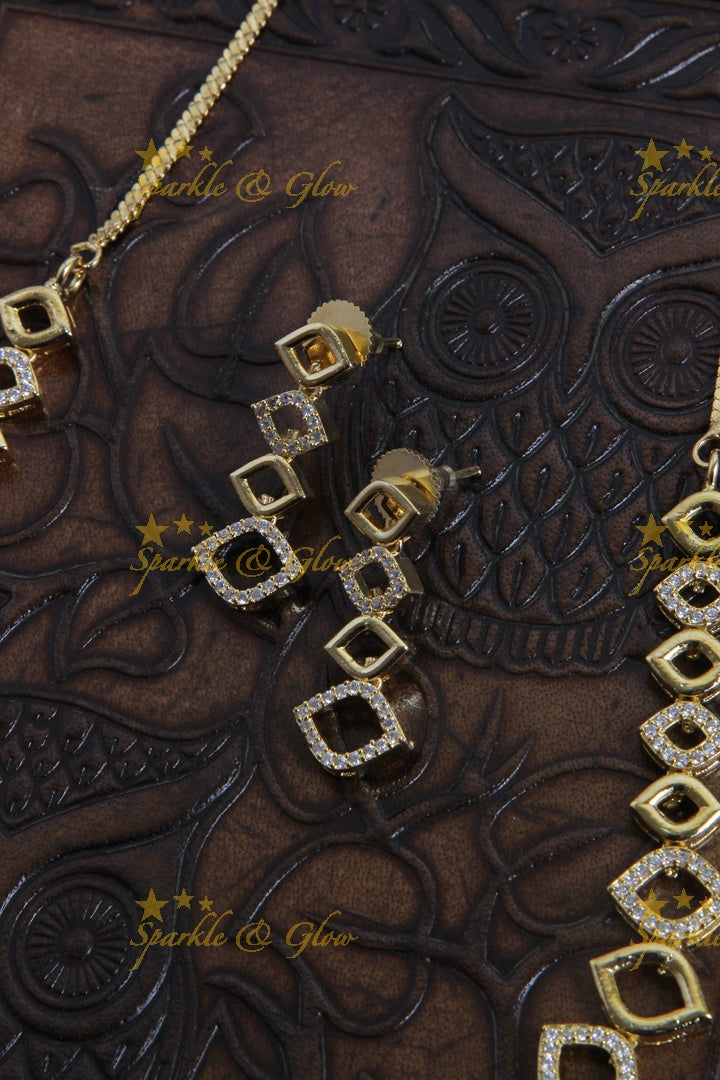 Diamond shape design AD stone short necklace