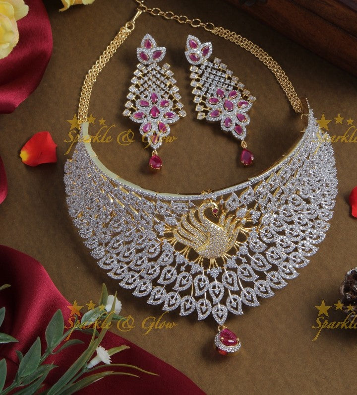 Glittering GJ Polish full peacock design choker