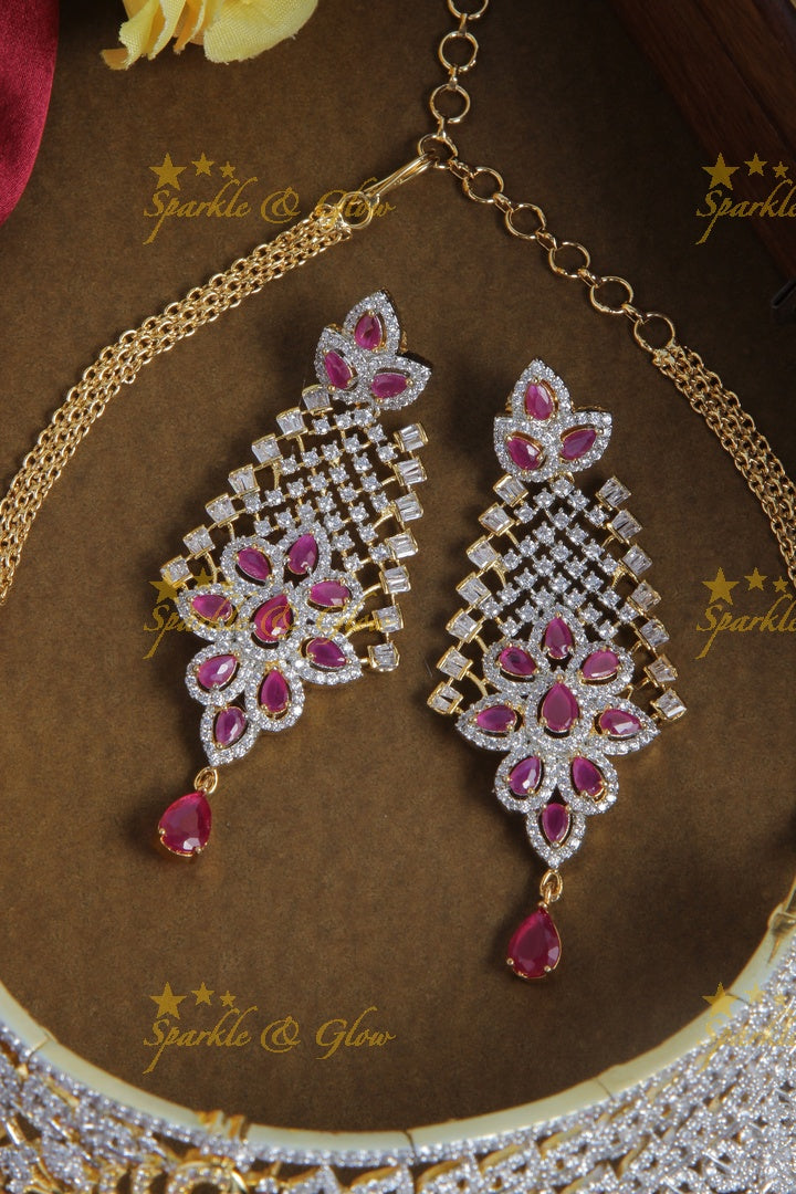 Glittering GJ Polish full peacock design choker
