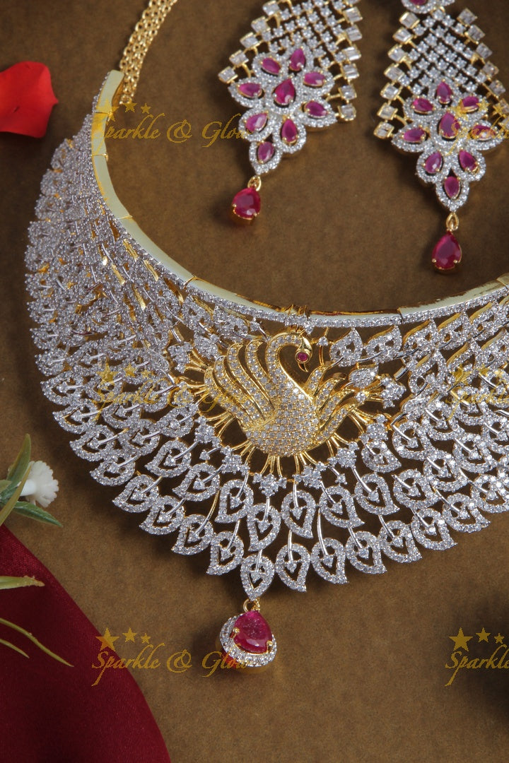Glittering GJ Polish full peacock design choker