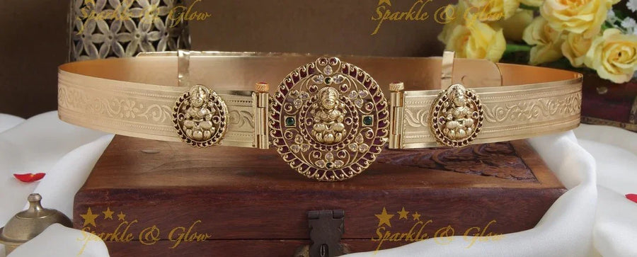 Intricately carved lakshmi pendent with plain hipbelt - Sparkle and Glow