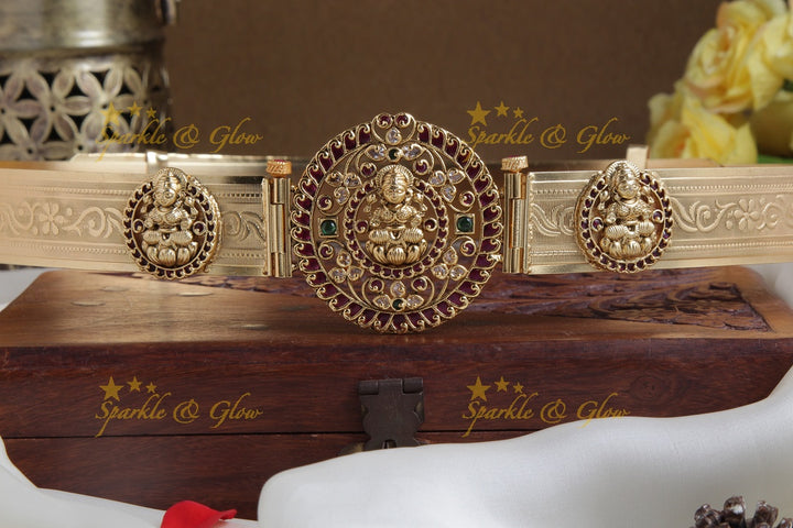 Intricately carved lakshmi pendent with plain hipbelt