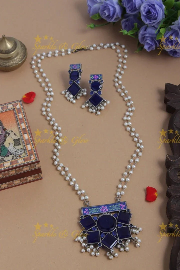 Beautiful pearl necklace with intricate design pendent - Blue - Sparkle and Glow