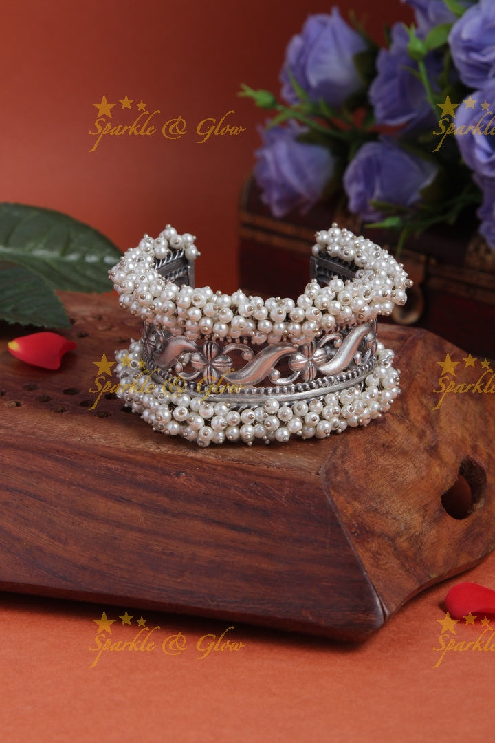 Beautiful silver intricate design pearl cluster bangle