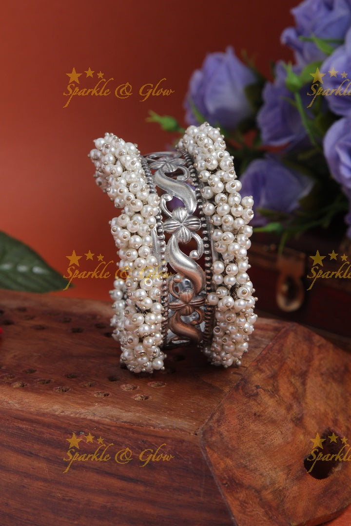 Beautiful silver intricate design pearl cluster bangle