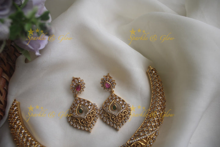 Beautiful gold alike floral necklace with beautiful earrings