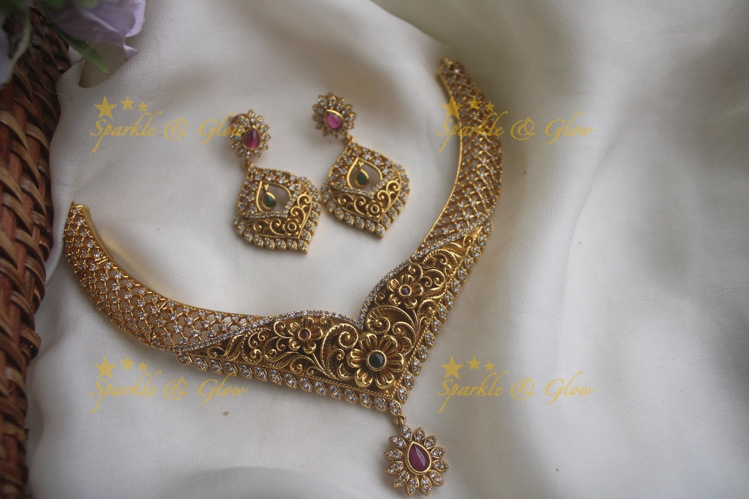 Beautiful gold alike floral necklace with beautiful earrings