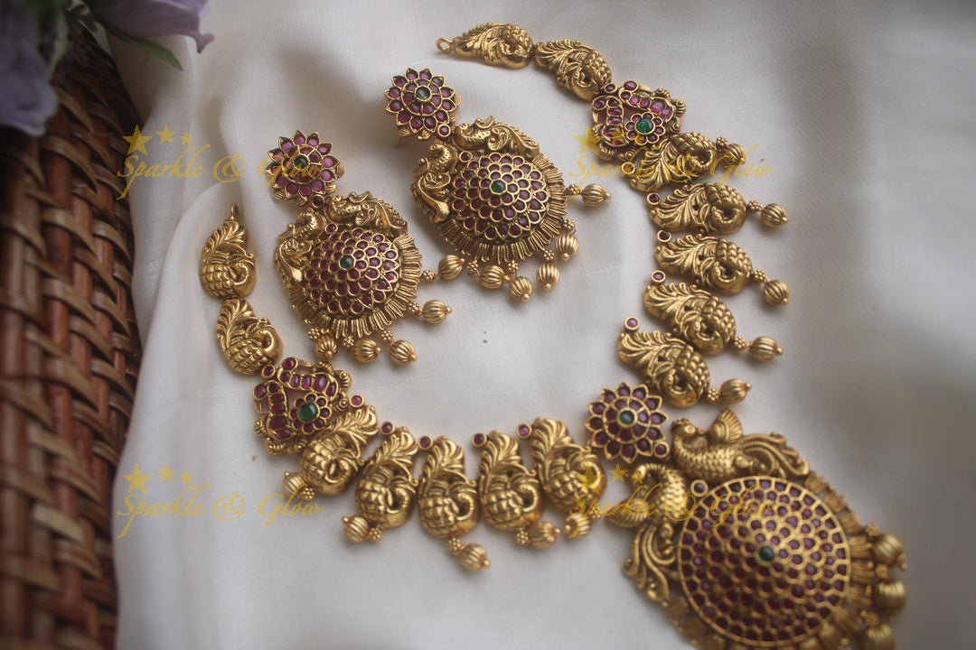 Gold alike peacock floral kemp necklace with gold beads