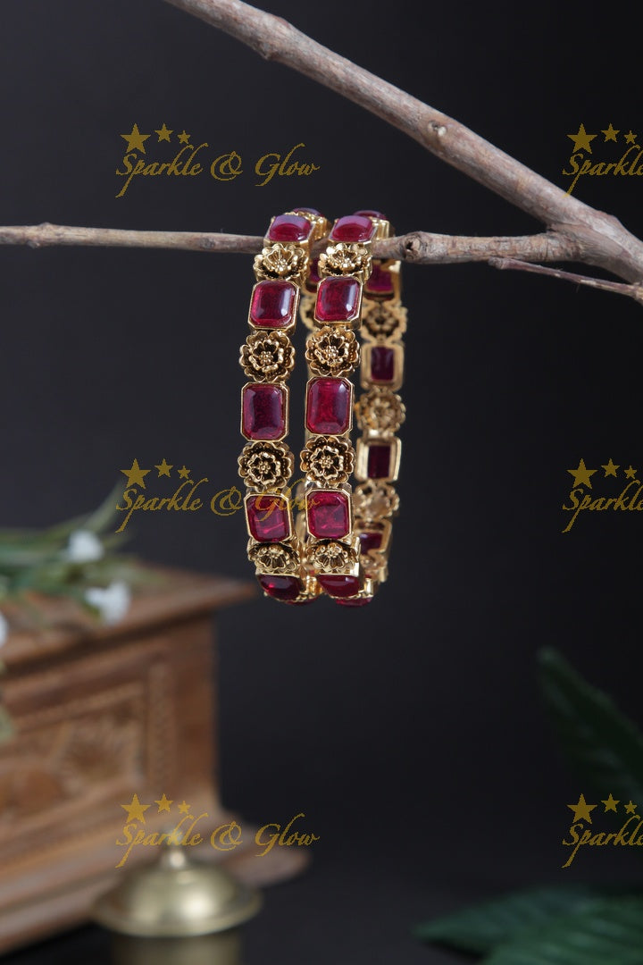 Antique star design stone bangle