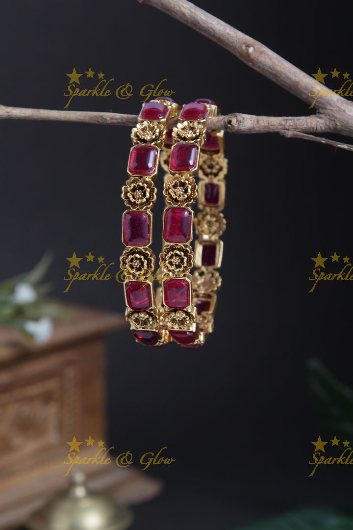 Antique star design stone bangle