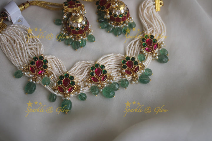 Statement floral pealr choker with grean beads