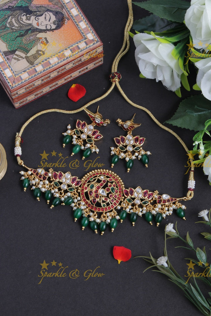 Full moon peacock lotus green beads choker