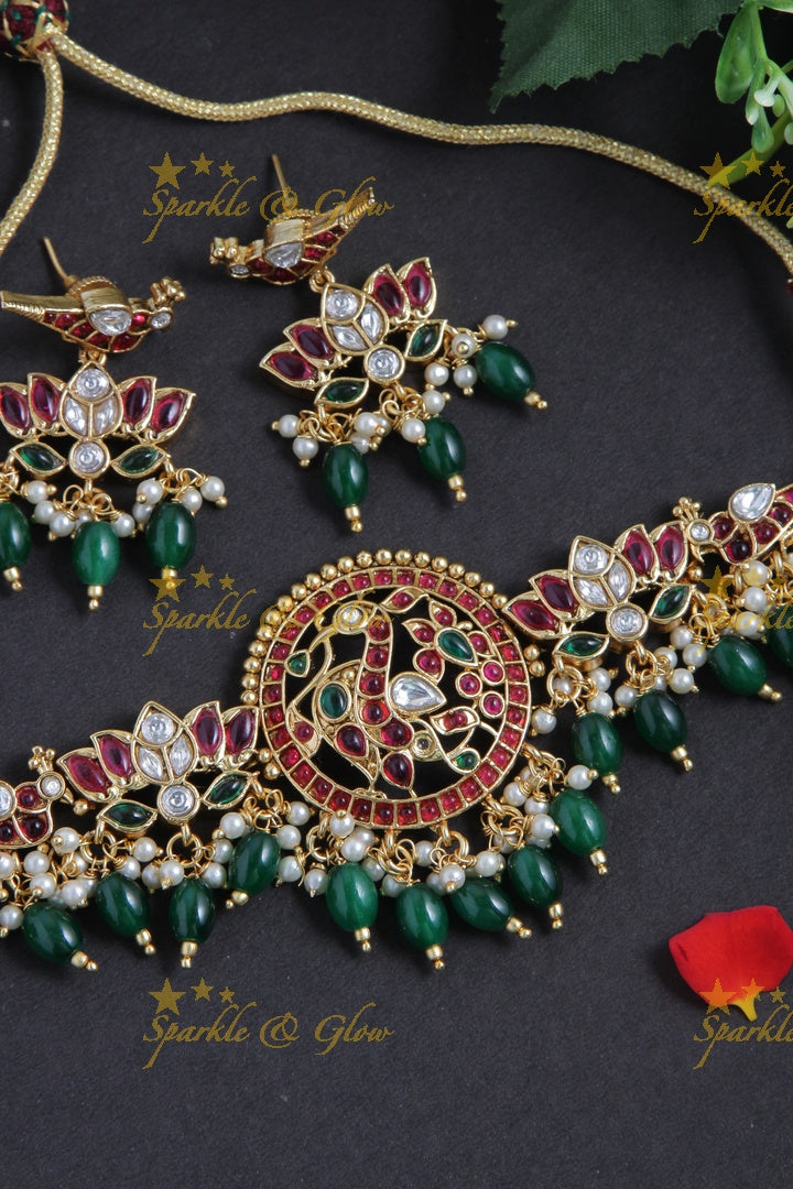 Full moon peacock lotus green beads choker