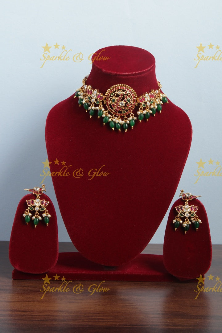 Full moon peacock lotus green beads choker
