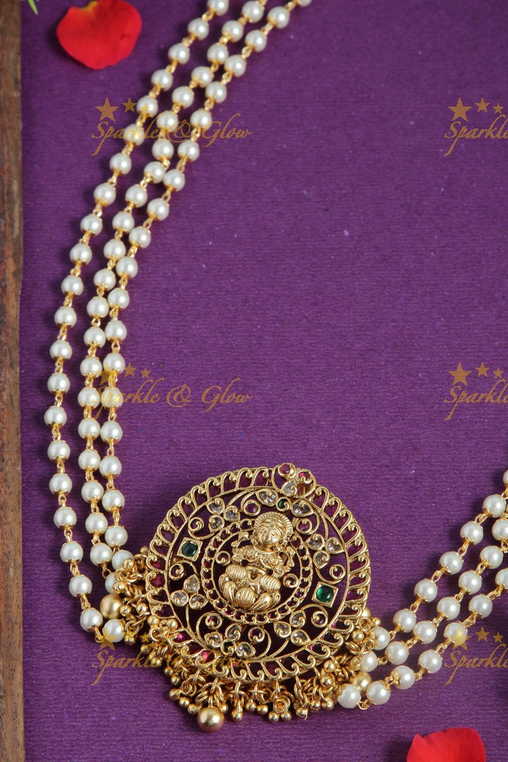 Premium Matt lakhsmi carved pendent pearl hair accessory