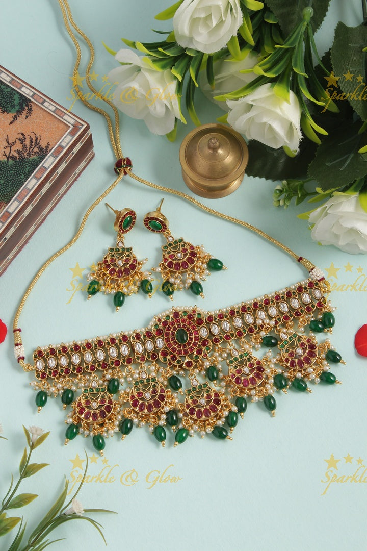 Statement kemp half moon choker with green beads