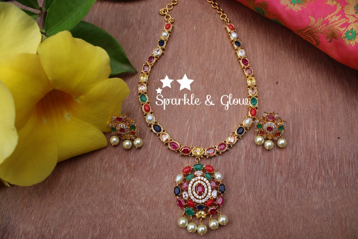 Gold polished navarathna necklace
