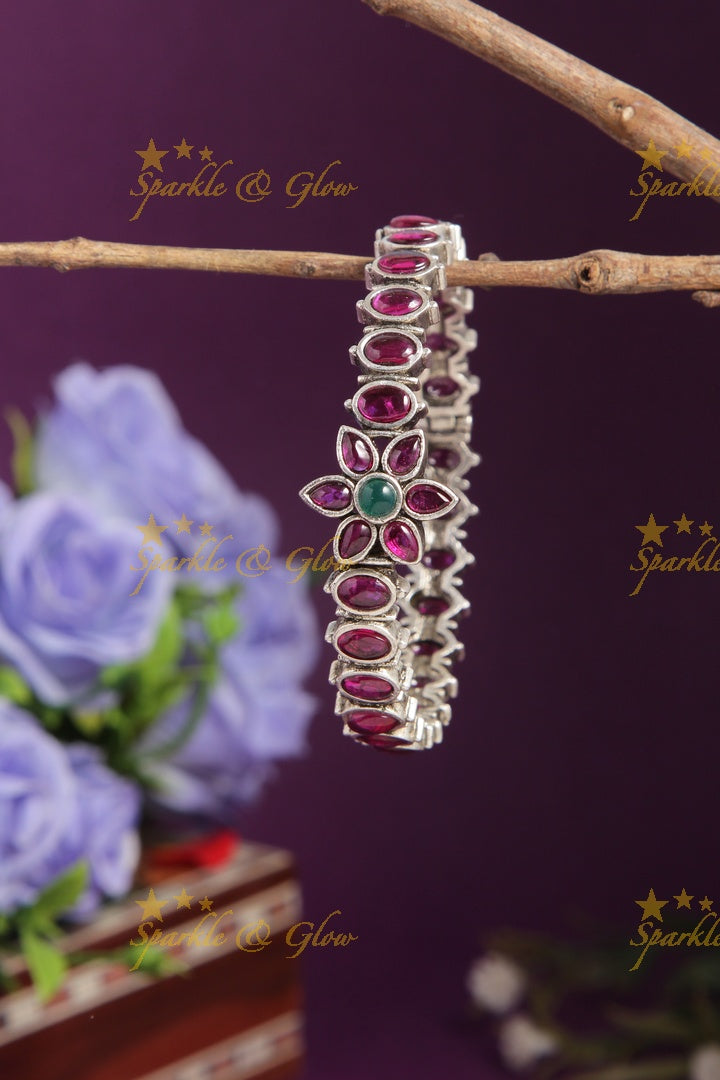 Beautiful floral kemp stone silver finishing bangle
