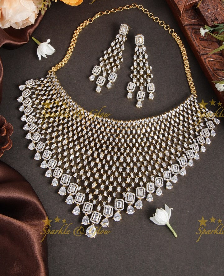 Gold polish Stunning AD choker
