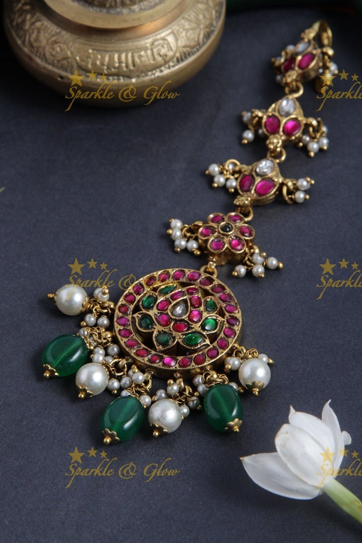 Jadau lotus single line maangtikka with pearl and green beads - Sparkle and Glow - 