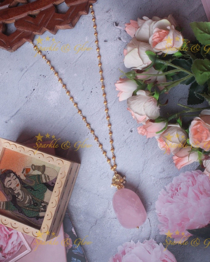Stunning natural stone pendent chain