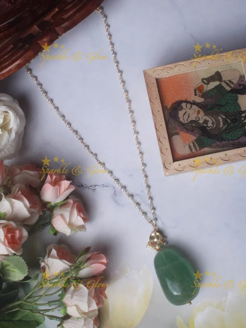 Stunning natural stone pendent chain -Green - Sparkle and Glow