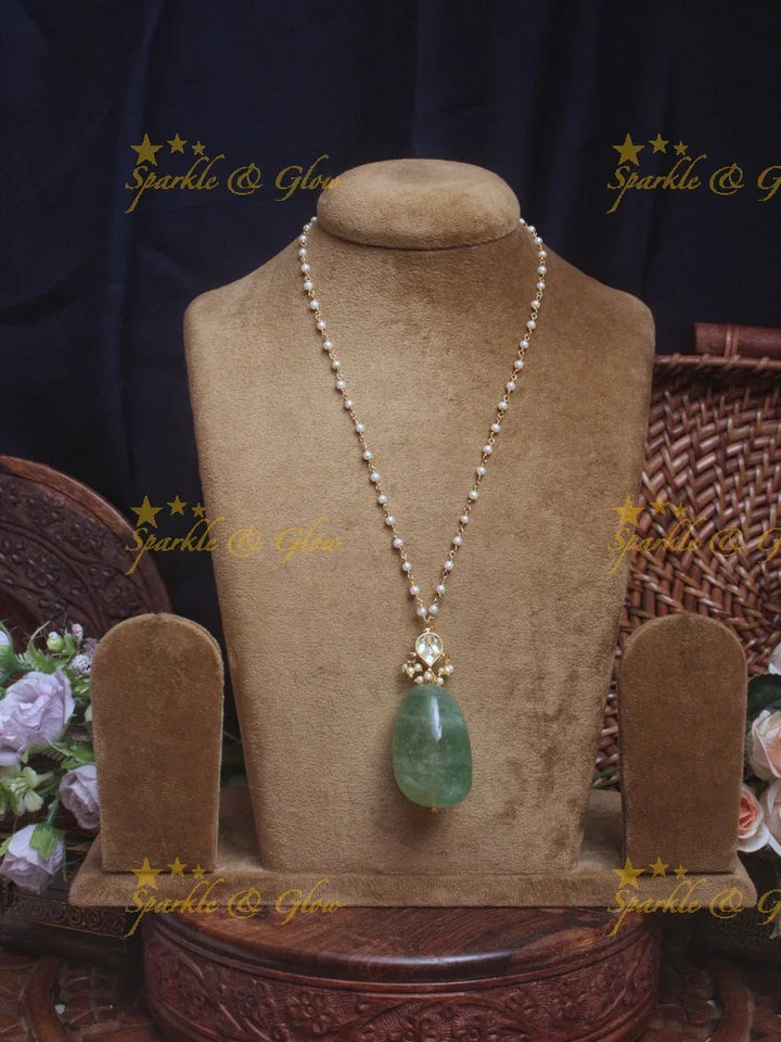 Stunning natural stone pendent chain -Green - Sparkle and Glow